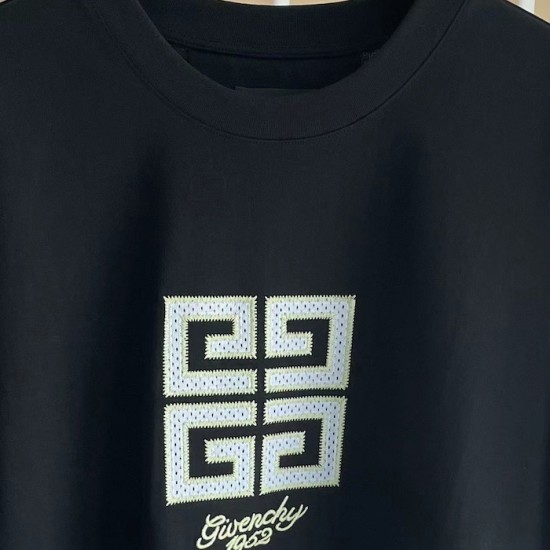 Givenchy 4G t-shirt in cotton Black