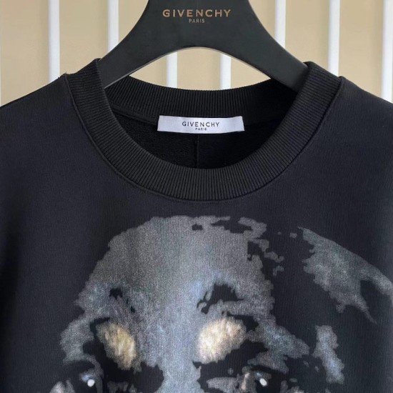 Givenchy Rottweiler Print Sweatshirt in Black