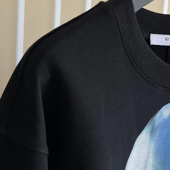 Givenchy Shark Print Sweatshirt in Black