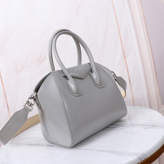 Givenchy Small Antigona bag in Box leather Grey