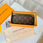 Louis Vuitton Sunglasses Pouch GM GI0633