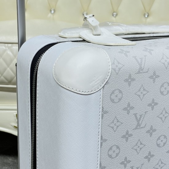 Replica Louis Vuitton Optic White Horizon 55 M10149