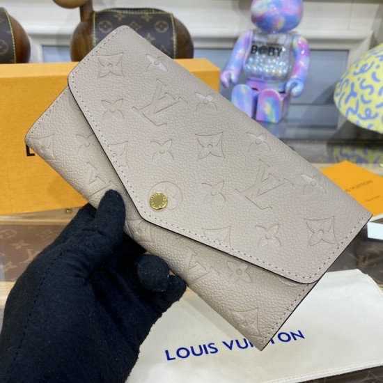 Louis Vuitton Sarah Wallet M82256