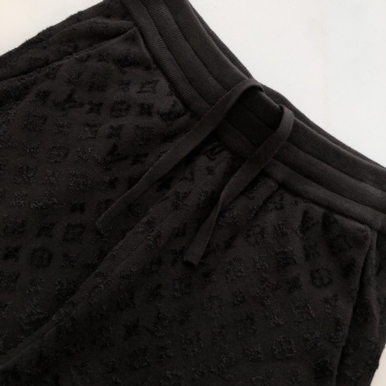 Louis Vuitton Graphic Jacquard Knitted Shorts 1AHC59