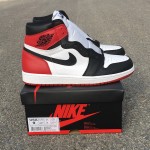 Air Jordan 1 Retro High OG Black Toe