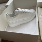 Alexander Mcqueen Oversized Sneaker White color