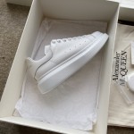 Alexander Mcqueen Oversized Sneaker White color