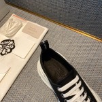 Alexander McQueen Tread Slick Lace up Sneakers Black / White