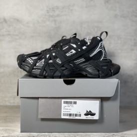 Balenciaga 3XL Extreme Lace Sneaker in Black / White