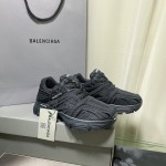 Balenciaga Phantom Sneaker in Black