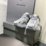 Balenciaga Phantom Sneaker in Grey