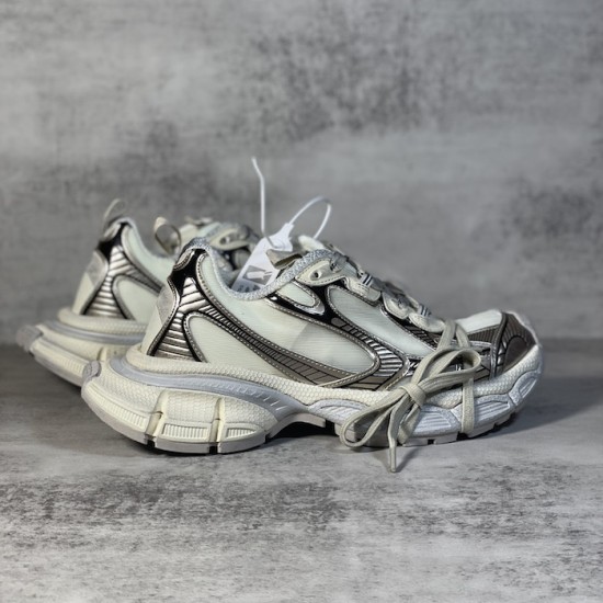 Balenciaga 3XL Sneaker in White / Gold