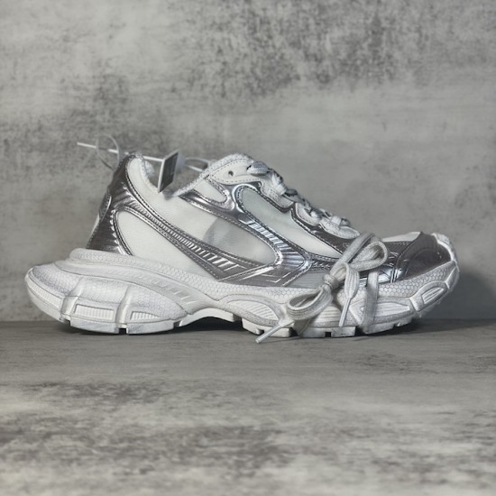 Balenciaga 3XL Sneaker in White / Silver