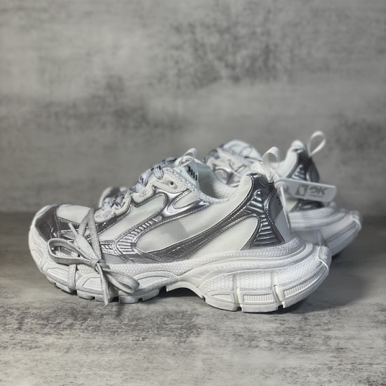 Balenciaga 3XL Sneaker in White / Silver