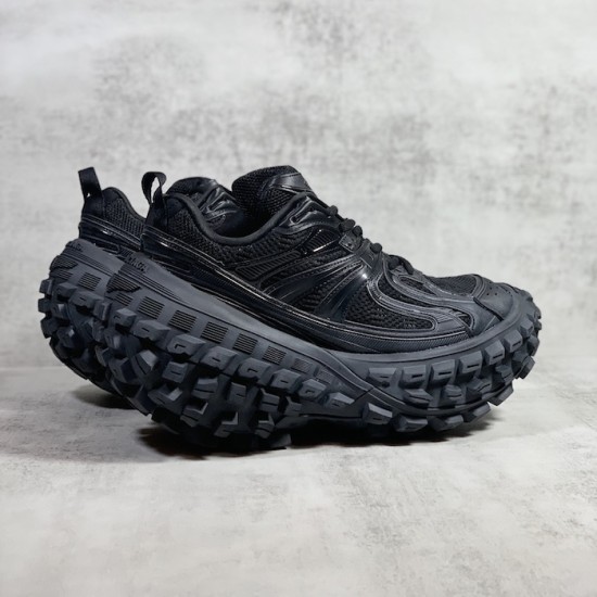 Balenciaga Bouncer Sneaker in Black