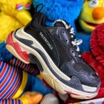 Balenciaga Triple S Sneaker Black / Red