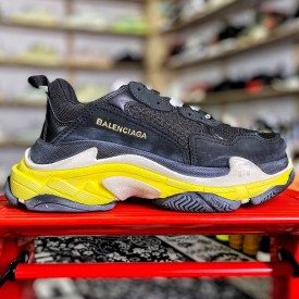 Balenciaga Triple S Sneaker Black / Yellow