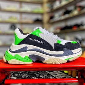 Balenciaga Triple S Sneaker Black / Green