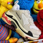 Balenciaga Triple S Sneaker White / Red