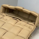 B V The China Cassette Bag Beige