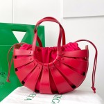 B V The Shell Bag Red