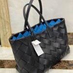 B V Tote in Intrecciato Nappa Leather Black / Blue