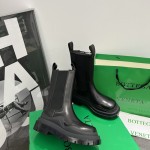 B V Tire Chelsea Boot Black / Black