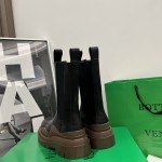 B V Tire Chelsea Boot Black / Brown