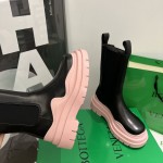 B V Tire Chelsea Boot Black / Pink