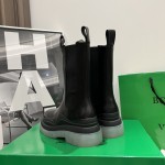 B V Tire Chelsea Boot Black / Transparent