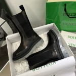 B V Tire Chelsea Boot Black / Transparent