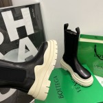 B V Tire Chelsea Boot Black / White