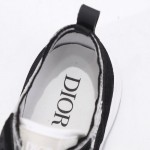 B25 Dior Oblique Runner Sneaker in Black Suede