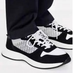 B25 Dior Oblique Runner Sneaker in Black Suede