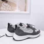 B25 Dior Oblique Runner Sneaker in Grey Suede