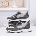 B25 Dior Oblique Runner Sneaker in Grey Suede