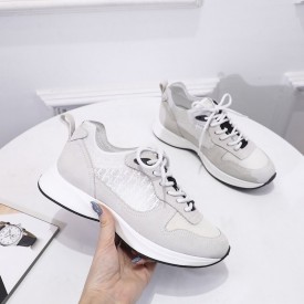 B25 Dior Oblique Runner Sneaker in White Suede