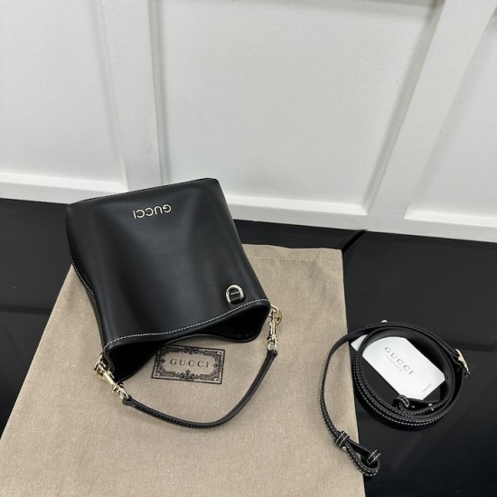 Replica Gucci GG Emblem mini bucket bag ‎815118