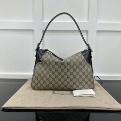 Replica Gucci GG Emblem medium shoulder bag black ‎815216