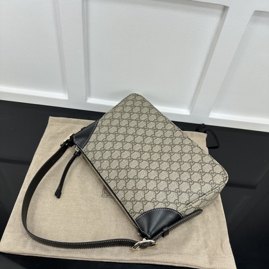 Replica Gucci GG Emblem medium shoulder bag black ‎815216