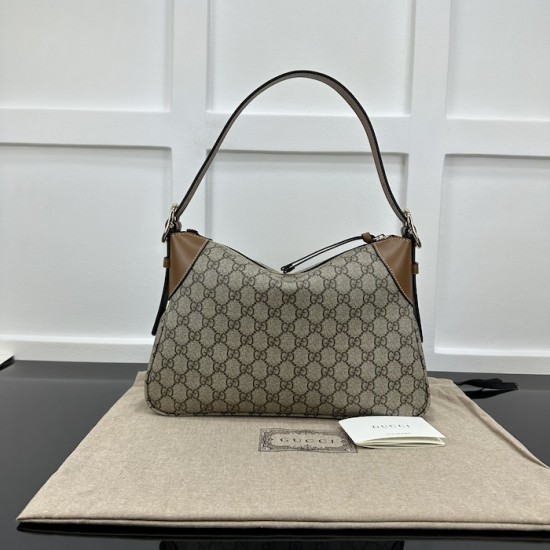 Replica Gucci GG Emblem medium shoulder bag brown ‎815216