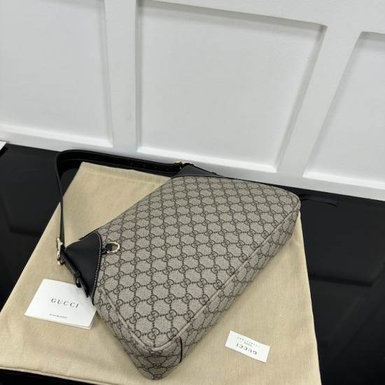 Gucci GG Emblem large shoulder bag black ‎815217