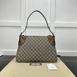 Replica Gucci GG Emblem large shoulder bag brown ‎815217