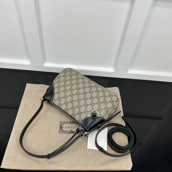 Replica Gucci GG Emblem small shoulder bag black ‎815218