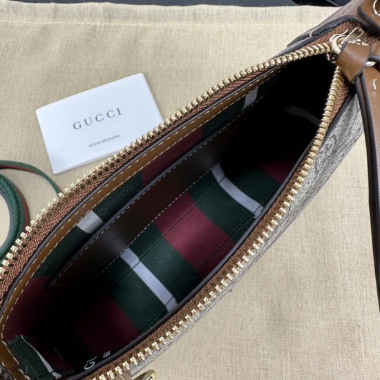 Replica Gucci GG Emblem small shoulder bag brown ‎815218