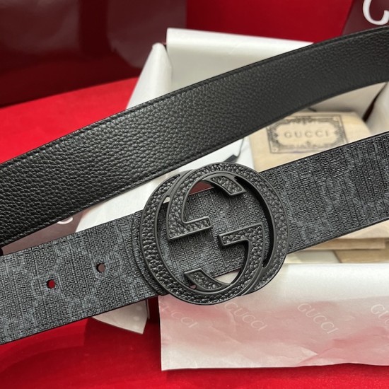 Gucci Reversible belt with Interlocking G buckle