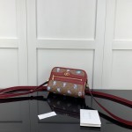 Doraemon x Gucci mini bag 647784