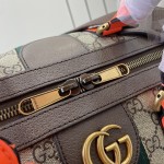 Gucci Savoy medium duffle bag Orange 724642