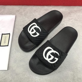 Gucci Matelasse Rubber Slide Sandals Black /white