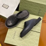 Gucci Men's slip on sandal black